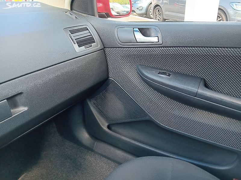 Škoda Fabia 1.2 47kW - fotka 20 z 22
