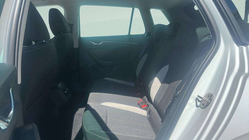 Škoda Kamiq Top Selection 1,0TSI 85kW DSG/ - fotka 7 z 27