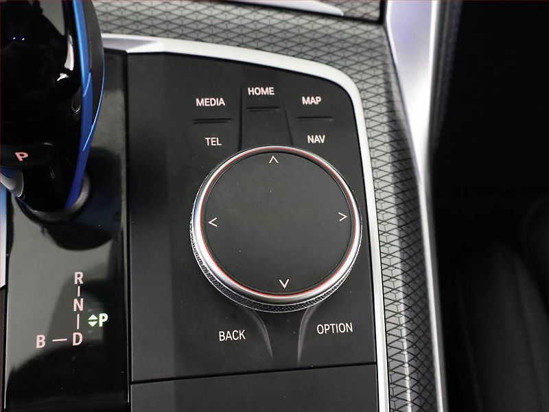 BMW i4 (2022) eDrive40, SoH 96% - fotka 16 z 24