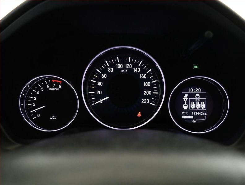 Honda HR-V (2017) 1.5 i-VTEC, ČR,1.maj - fotka 9 z 19