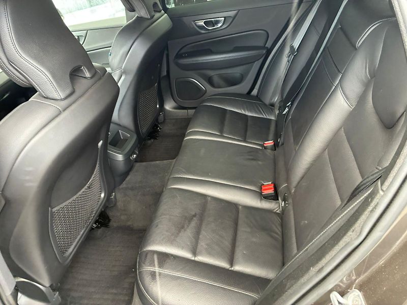 Volvo V60 (2020) 2.0D,140KW,BLIS,ACC,MATRIX,DPH - fotka 26 z 26