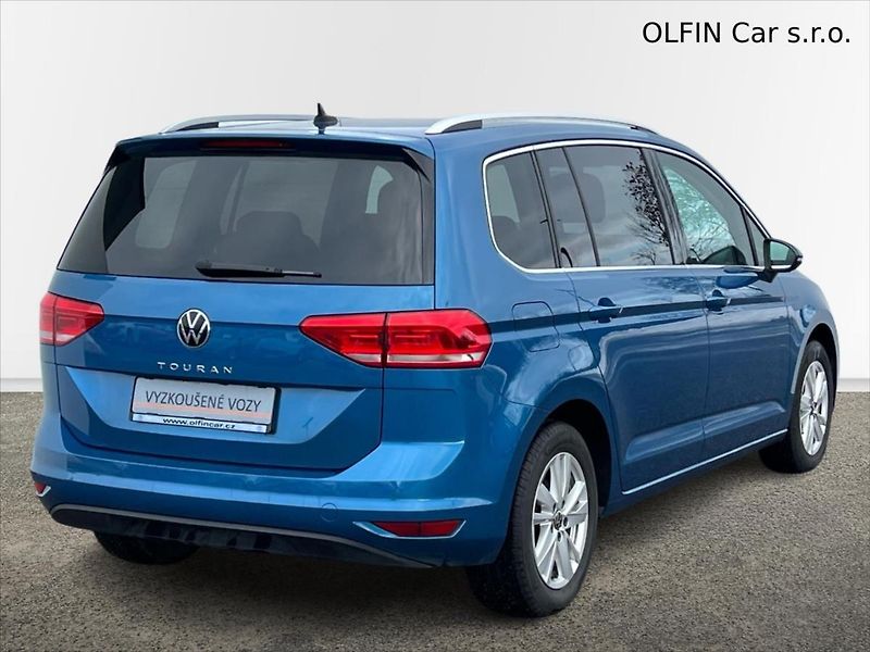 Volkswagen Touran 1,5 TSi 110kW 7DSG HIGHLINE - fotka 2 z 23