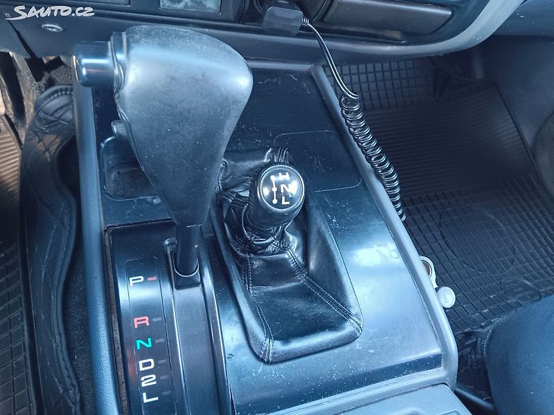 Toyota Land Cruiser 4.2 D 118kW - fotka 17 z 24