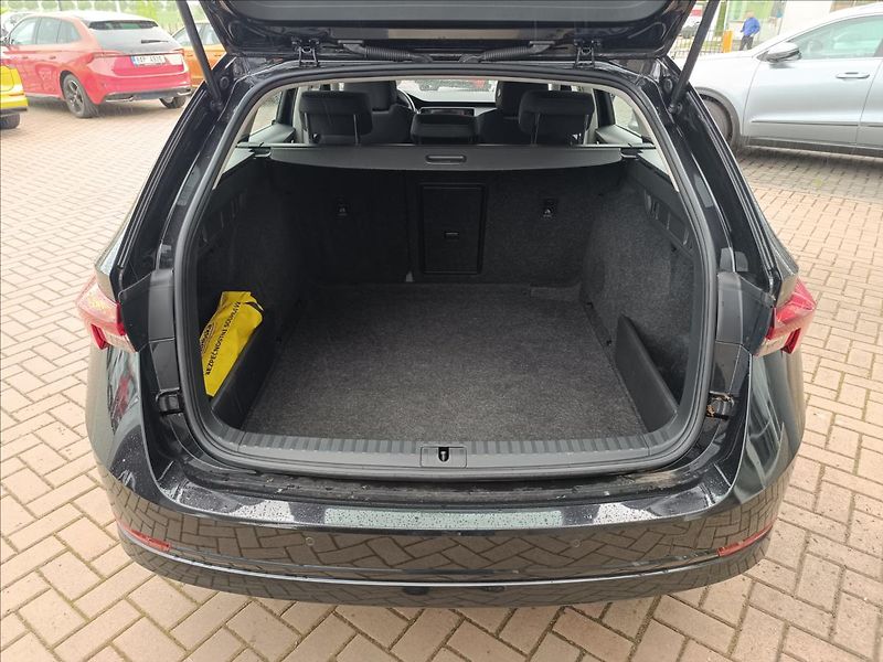 Škoda Octavia 2,0 TDi DSG Ambition - fotka 22 z 22