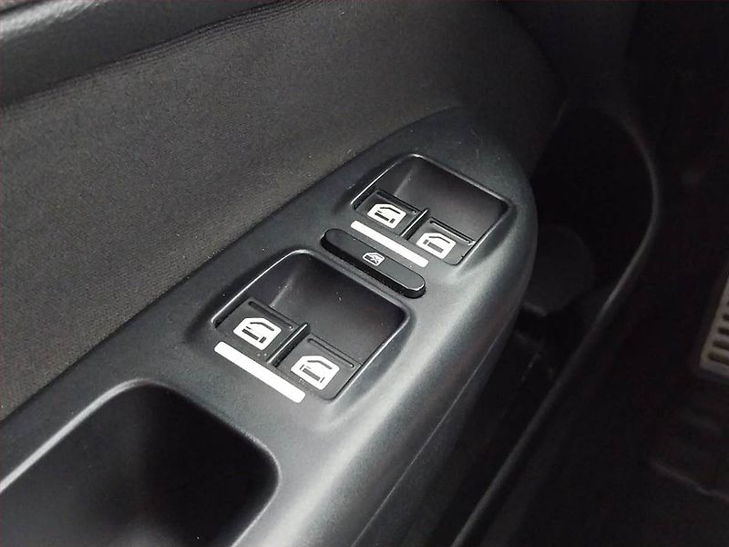 Škoda Octavia (2011) Elegance 2.0 TDI, Serv.kniha - fotka 17 z 24