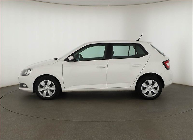 Škoda Fabia (2018) 1.0 TSI, Park. senzory - fotka 3 z 11