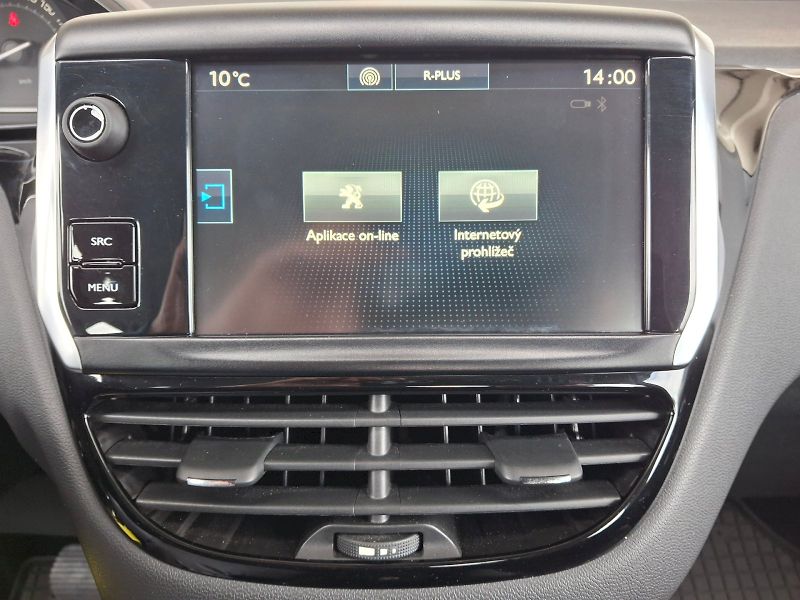 Peugeot 208 (2016) ALLURE Automat 1,2i 60kW - fotka 20 z 35