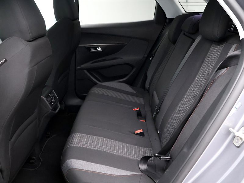 Peugeot 3008 1,2 PT 96kW Aut.klima CZ Serv. - fotka 14 z 36
