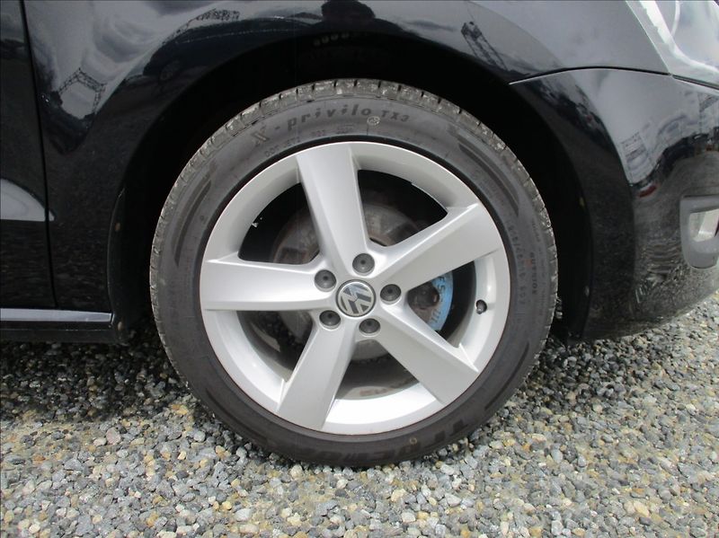 Volkswagen Polo 1,4 i 16v,klima,xenon,rozvody, - fotka 20 z 22