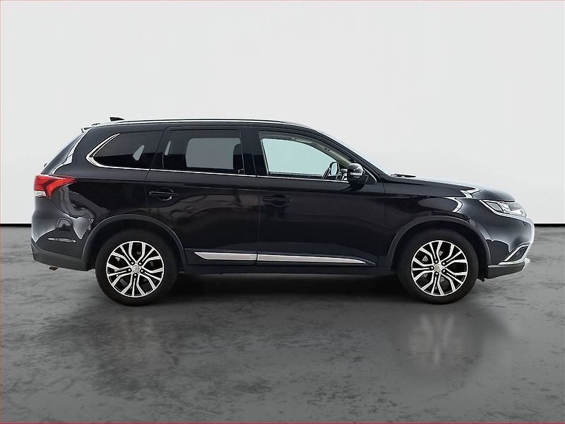 Mitsubishi Outlander (2017) 2.2 DI-D, 4X4, Automat - fotka 6 z 20