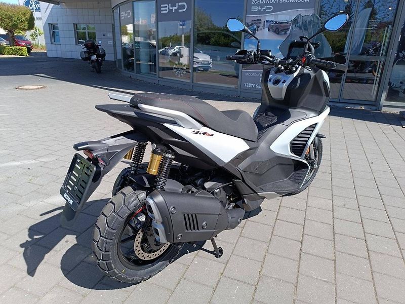 Aprilia (2026) SR GT 400 Dusty Grey - fotka 6 z 18