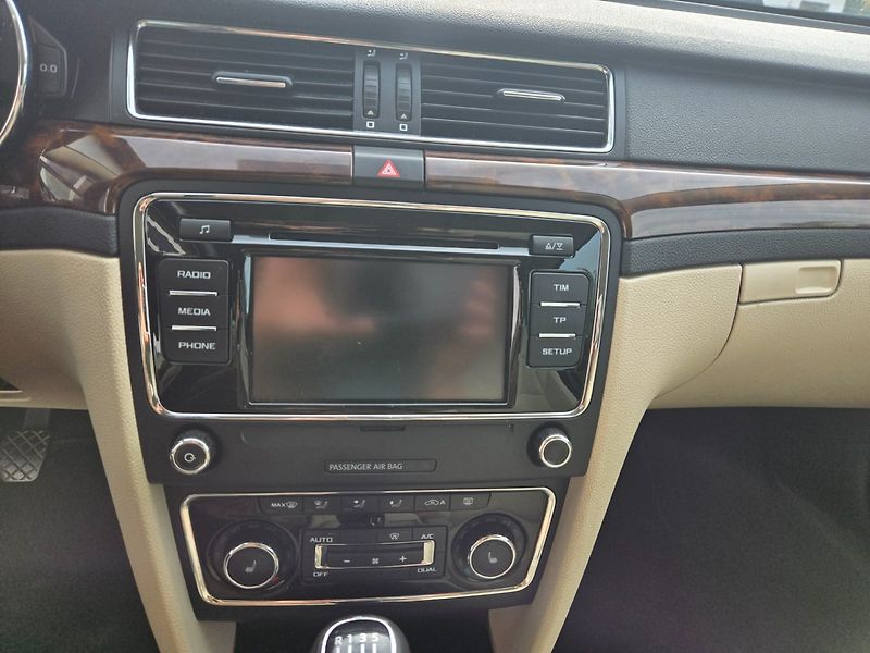 Škoda Superb (2014) 2.0 TDI TOP Výbava,Rozvody, - fotka 12 z 26
