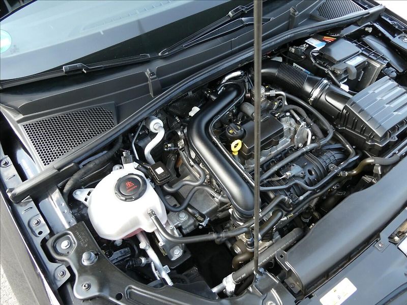 Škoda Fabia 1,0 TSi 70kW závěs,tempomat - fotka 36 z 38