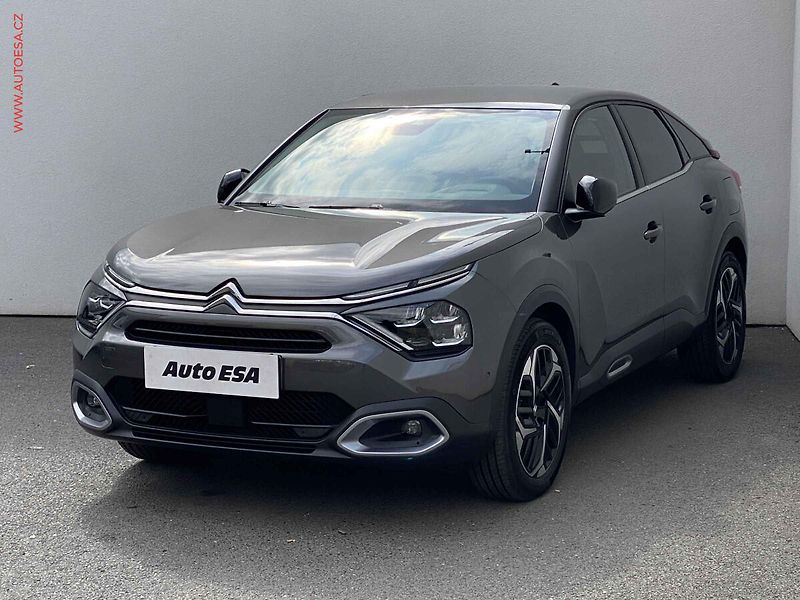 Citroën C4 (2023) 1.2PT, Shine, AT, navi - fotka 3 z 17