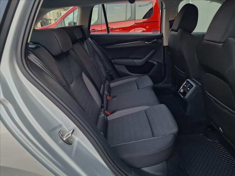 Škoda Octavia 2.0TDI Combi, původ ČR,1.Maj. - fotka 15 z 50