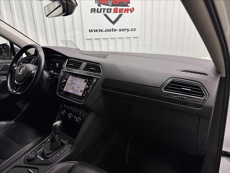 Volkswagen Tiguan Allspace R-LINE 140kW 4M HUD DCC LED - fotka 45 z 52