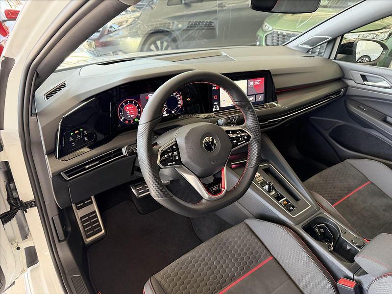 Volkswagen Golf 2,0   GTI EDICE 45 300 PS Akra - fotka 20 z 31