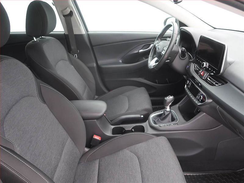 Hyundai i30 (2023) Smart 1.5 DPI, Serv.kniha - fotka 9 z 17
