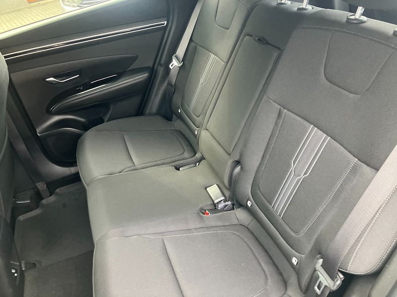 Hyundai Tucson (2021) 1.6TGDI 132kW MHEV 4WD AT NAVI - fotka 20 z 34