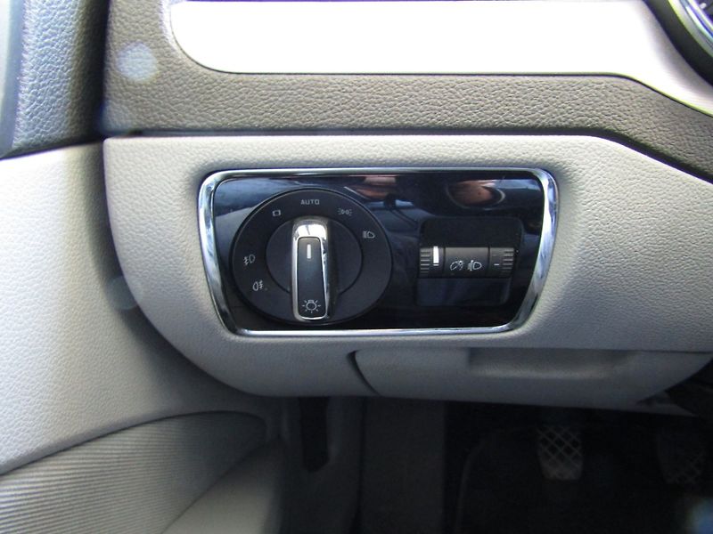 Škoda Superb (2011) 2.0 TDI CR 103kW - fotka 31 z 42