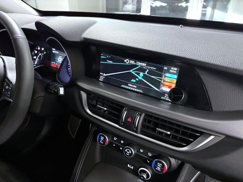 Alfa Romeo Stelvio (2018) 2.0 T 280k AT8 ZF Q4 4x4 Super - fotka 10 z 20