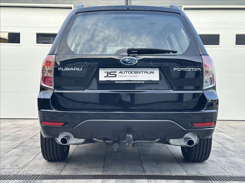 Subaru Forester 2,0 150PS  Comfort A/T 4x4 - fotka 9 z 50