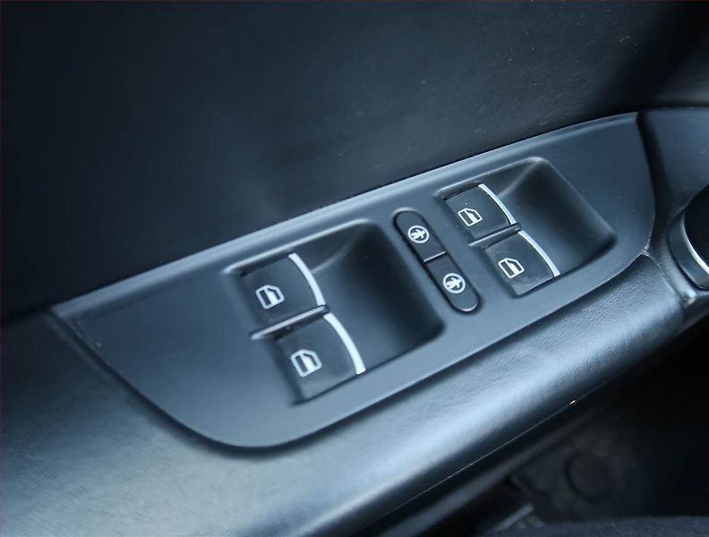 Volkswagen Touareg (2015) R-Line 3.0 TDI, 4X4, Automat - fotka 19 z 27