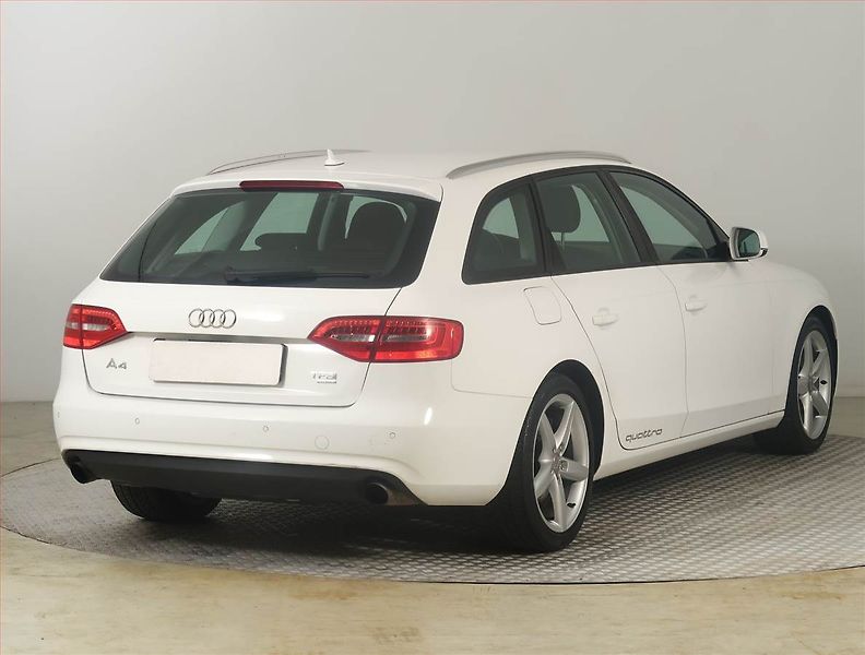 Audi A4 (2013) 1.8 TFSI, 4X4, Navi, Xenony - fotka 5 z 19