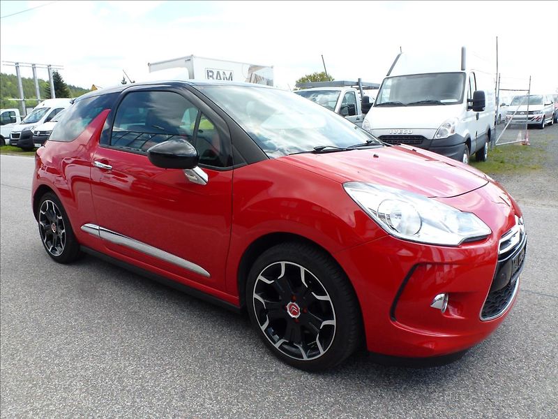 Citroën DS3 1,6 16V VTi THP SportChic - fotka 6 z 46