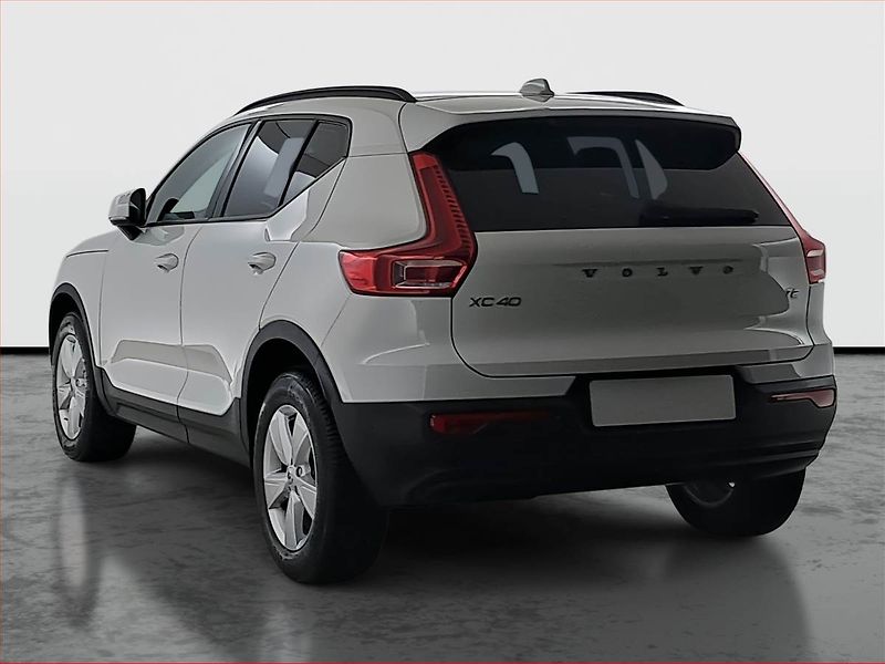 Volvo XC40 (2022) T2 - fotka 4 z 22
