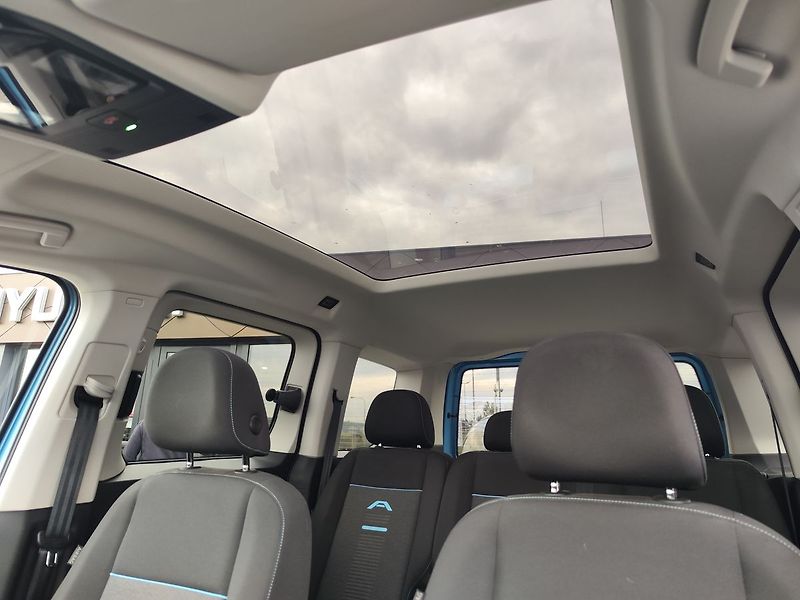 Ford Tourneo Connect 2.0 EcoBlue/90kW Active AT - fotka 14 z 33