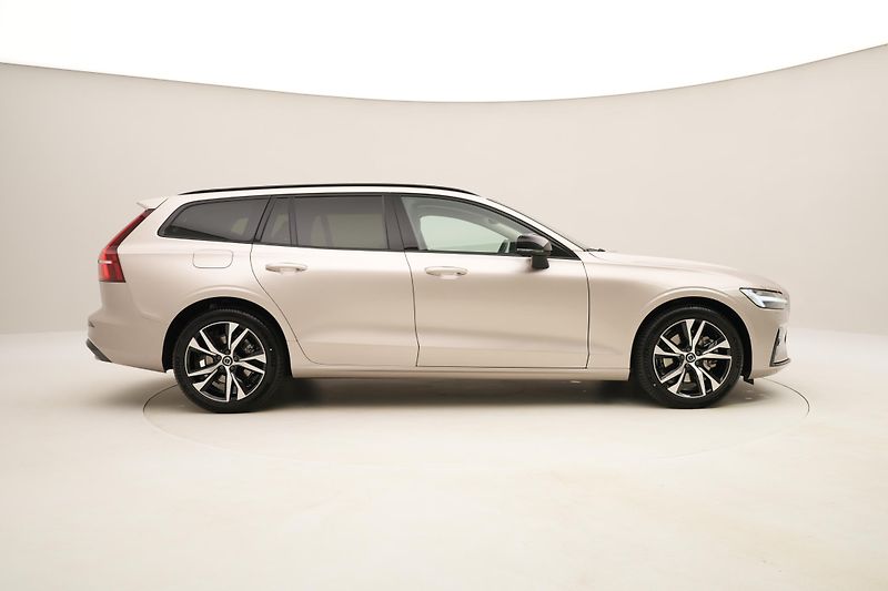 Volvo V60 (2026) B4 AUT DARK PLUS - fotka 13 z 61