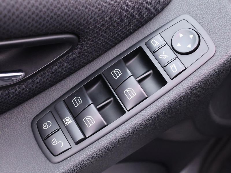 Mercedes-Benz Třídy B 2,0 D 80kW Automat CZ - fotka 14 z 28