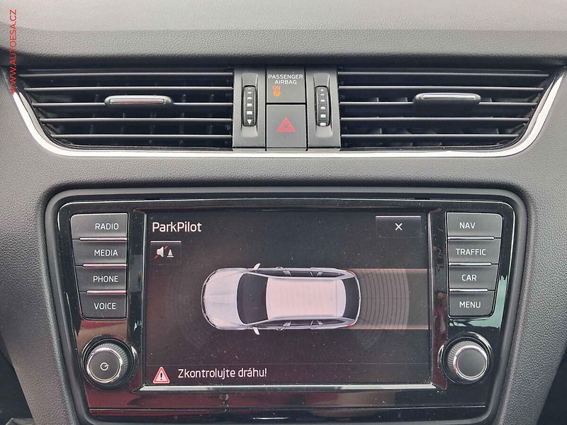 Škoda Octavia (2014) 1.4 TSi, Elegance, DSG, bixen - fotka 17 z 26