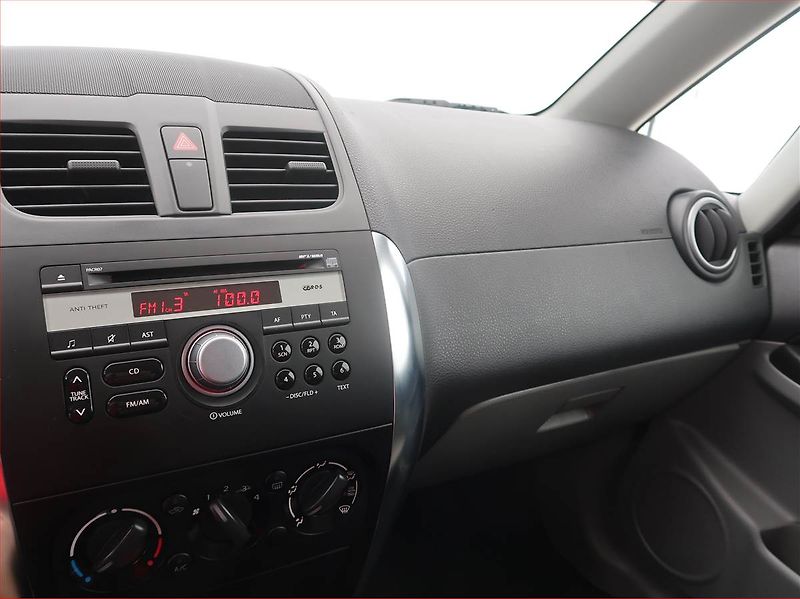 Suzuki SX4 (2010) 1.5 VVT, Serv.kniha - fotka 10 z 13