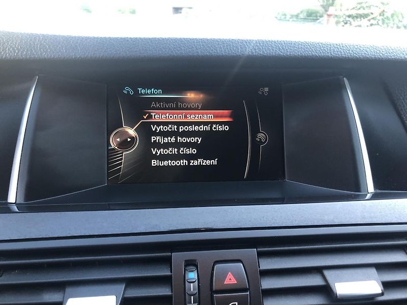 BMW Řada 5 (2015) 518d Touring NAVI velmi pěkný - fotka 54 z 76