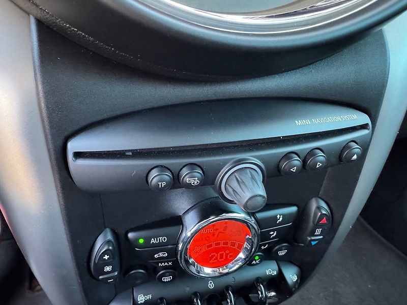 Mini Paceman (2015) 2.0 D Cooper Works - fotka 17 z 50