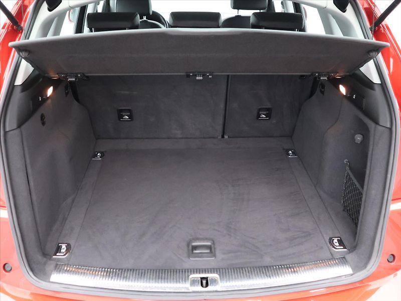 Audi Q5 2,0 TDI 140kW quattro S-Line - fotka 10 z 33