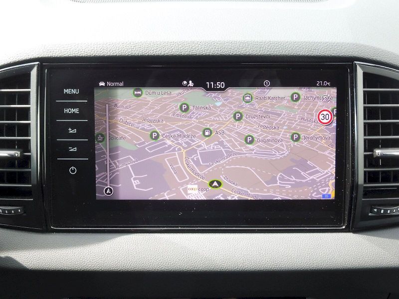 Škoda Karoq (2024) SportLine 2,0 TDI 110kW DSG 4x - fotka 13 z 29