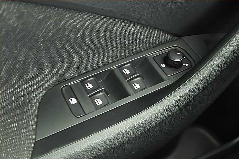 Škoda Kamiq (2020) Style 1.6 TDI, Serv.kniha - fotka 13 z 13