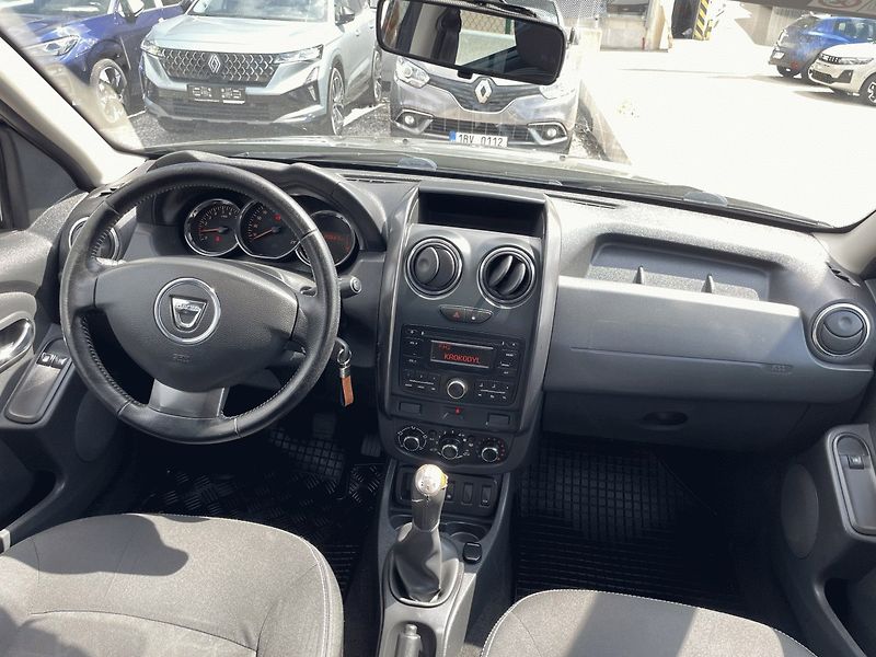 Dacia Duster (2015) 1.6, 84kW,Klima,ČR - fotka 14 z 26