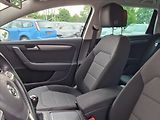 Volkswagen Passat 2,0 TDi 103kW KAMERA NAVI +ZIM - náhled 17