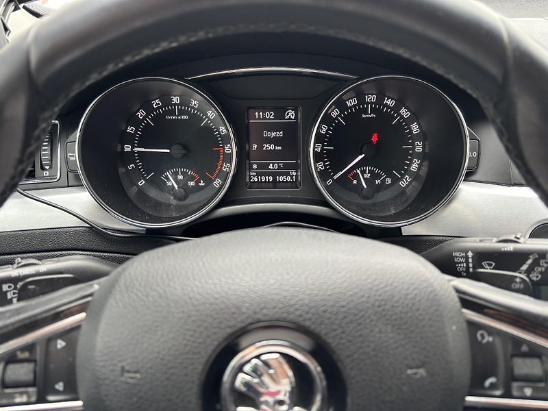 Škoda Superb (2014) 2.0TDI 125kW, DSG - fotka 9 z 14