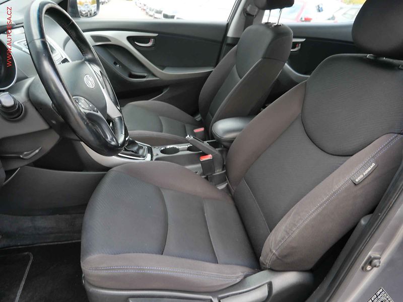 Hyundai Elantra (2011) 1.6i 16V, ČR, AC, tempo - fotka 9 z 17
