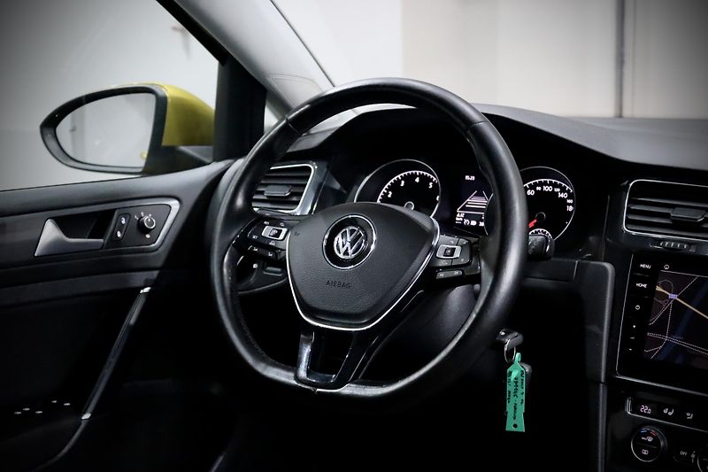 Volkswagen Golf 7 Facelift 1.4 TSI 92 kW - fotka 17 z 40