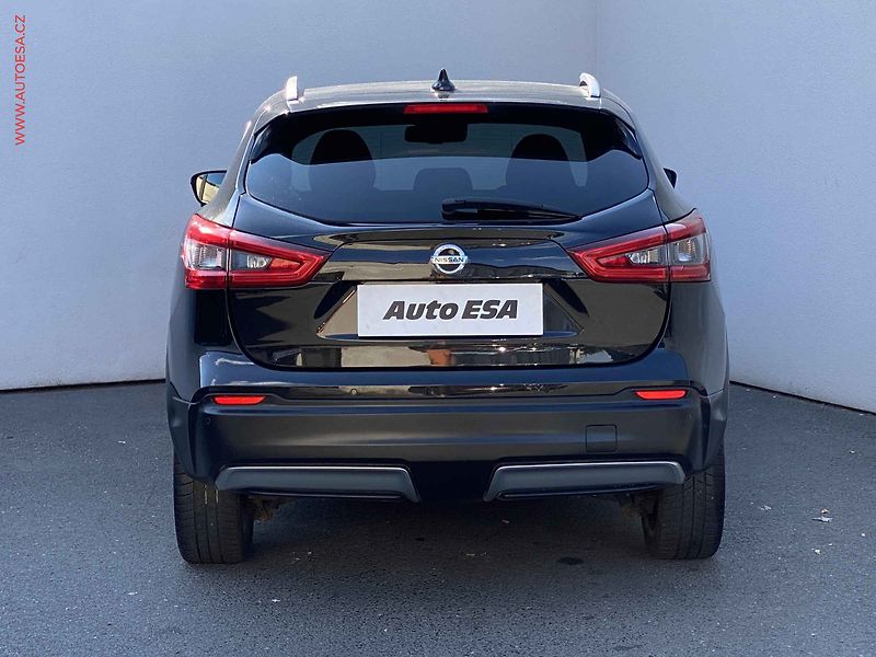 Nissan Qashqai (2020) 1.3TCe, 2.maj,ČR, Klima - fotka 5 z 18