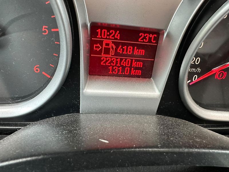 Ford Kuga (2008) - fotka 8 z 8
