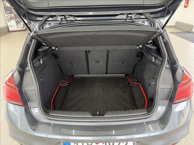BMW Řada 1 3,0 i, M140i xDrive,Shadow,400 - fotka 36 z 41