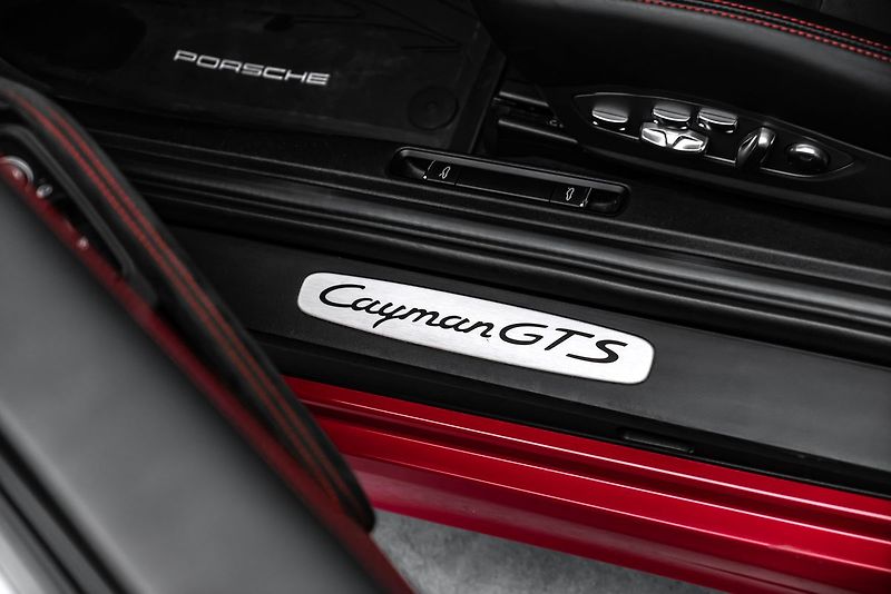 Porsche Cayman GTS - fotka 19 z 26