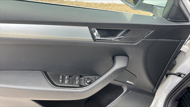 Škoda Superb (2018) COMBI / 2.0 TDI / 110 kW / 7DS - fotka 18 z 25